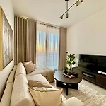 Elegant 1Br Apt In Jvc With Spacious Balcony
