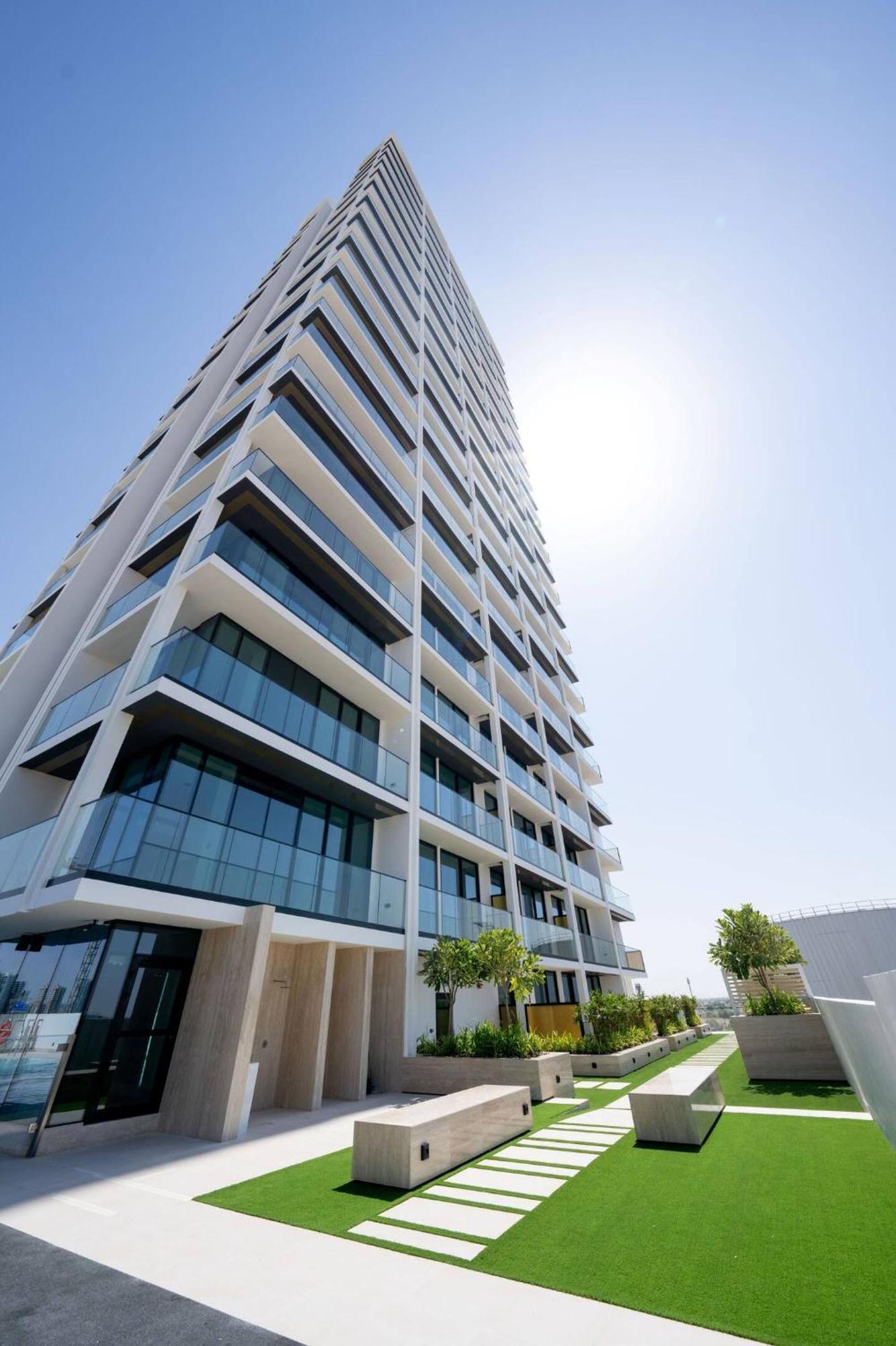 Elegant 1br In Jvc With Spacious Balcony Apartment