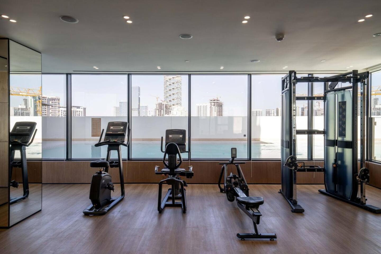 Apartment Elegant 1br In Jvc With Spacious Balcony *