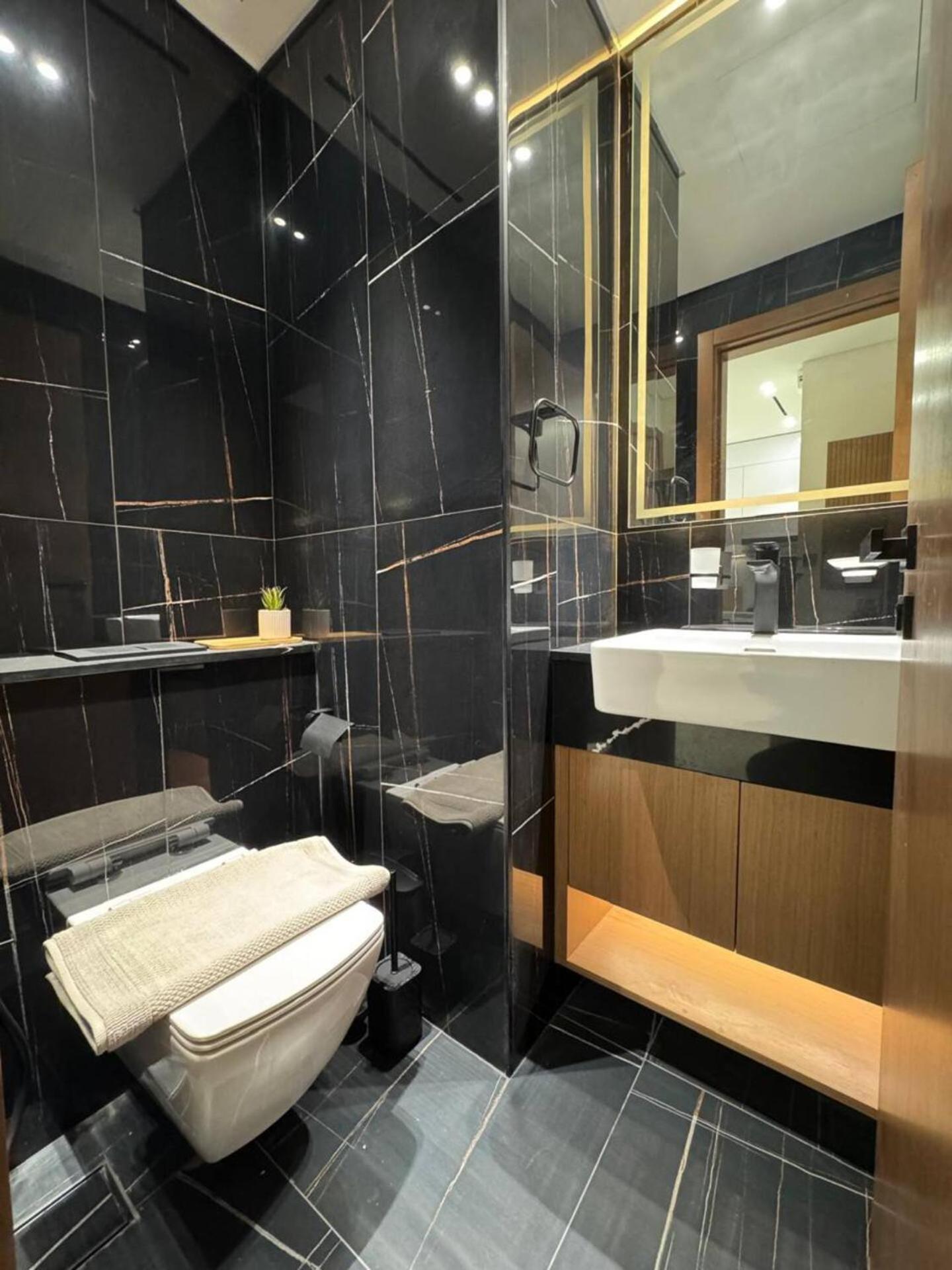 Apartment Elegant 1br In Jvc With Spacious Balcony