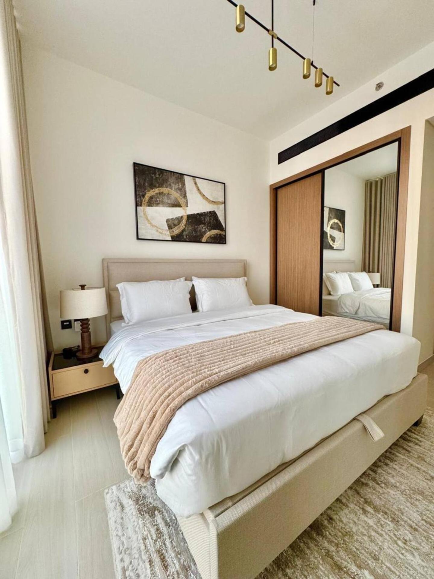 Elegant 1br In Jvc With Spacious Balcony *